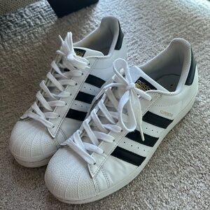 Women’s size 8.5 Unisex Adidas Superstars